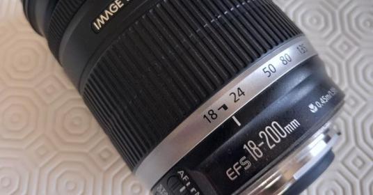 Vendo obiettivo Canon 18-200mm f 3,5-5,6 